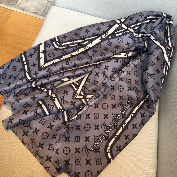 Louis Vuitton Scarf LVC00535